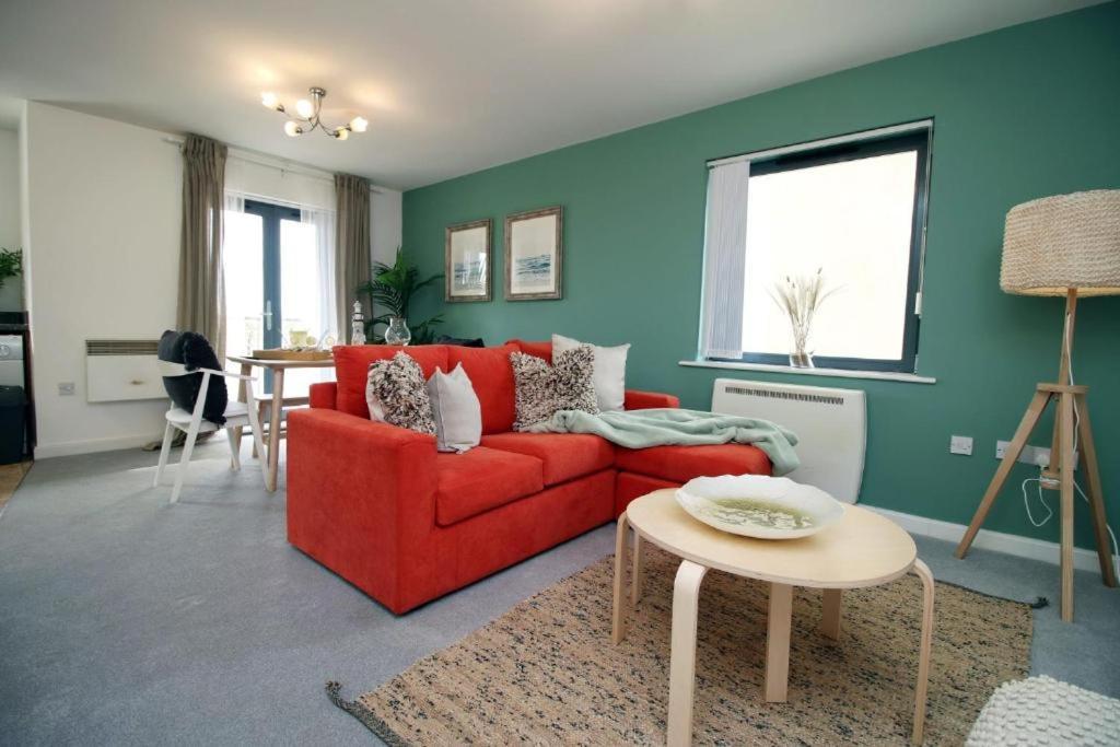 Observatory 2 Bedroom Apartment Overlooking Beach Суонси Экстерьер фото