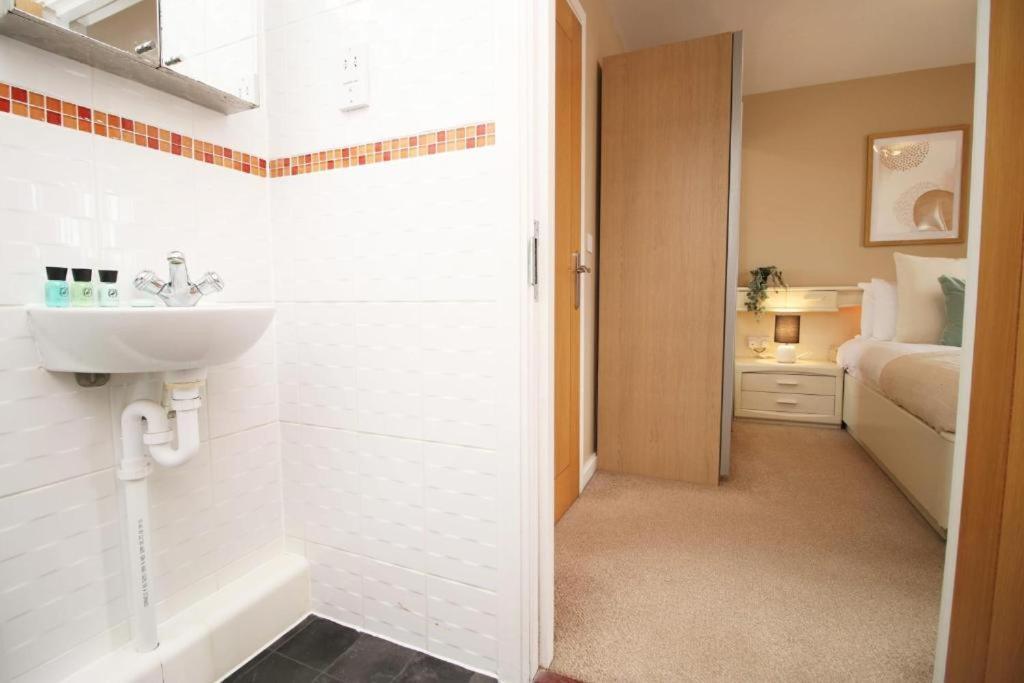 Observatory 2 Bedroom Apartment Overlooking Beach Суонси Экстерьер фото