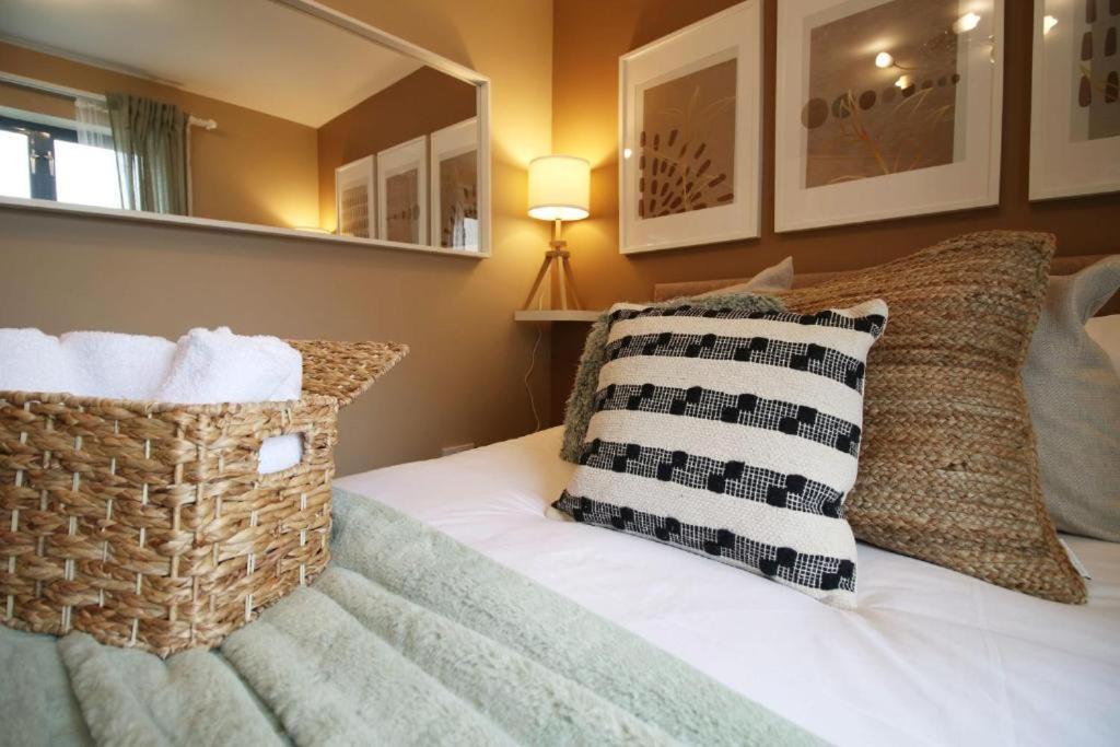 Observatory 2 Bedroom Apartment Overlooking Beach Суонси Экстерьер фото