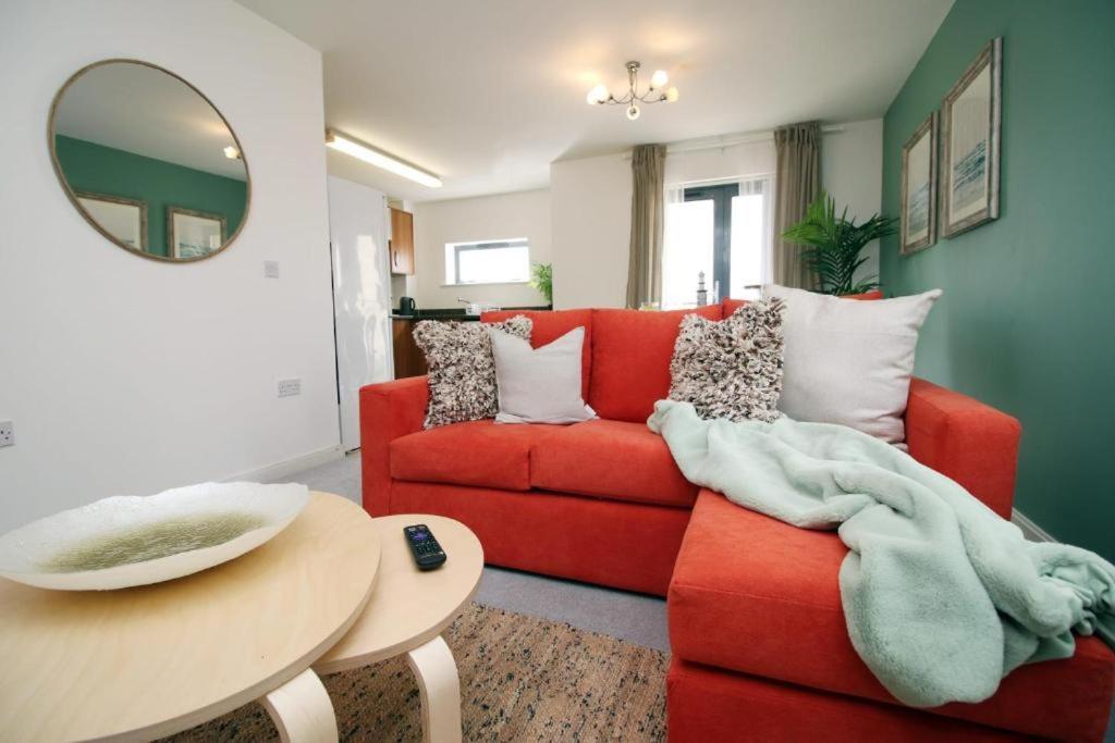 Observatory 2 Bedroom Apartment Overlooking Beach Суонси Экстерьер фото